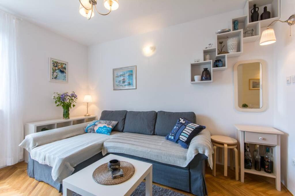 Flora Three Bedroom Apartment Near Beach 1