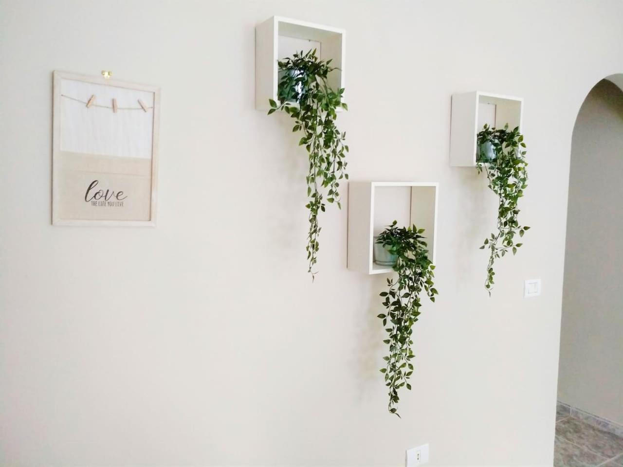 Bright Spacious Apartment, 2 Min Walk From Beach 2