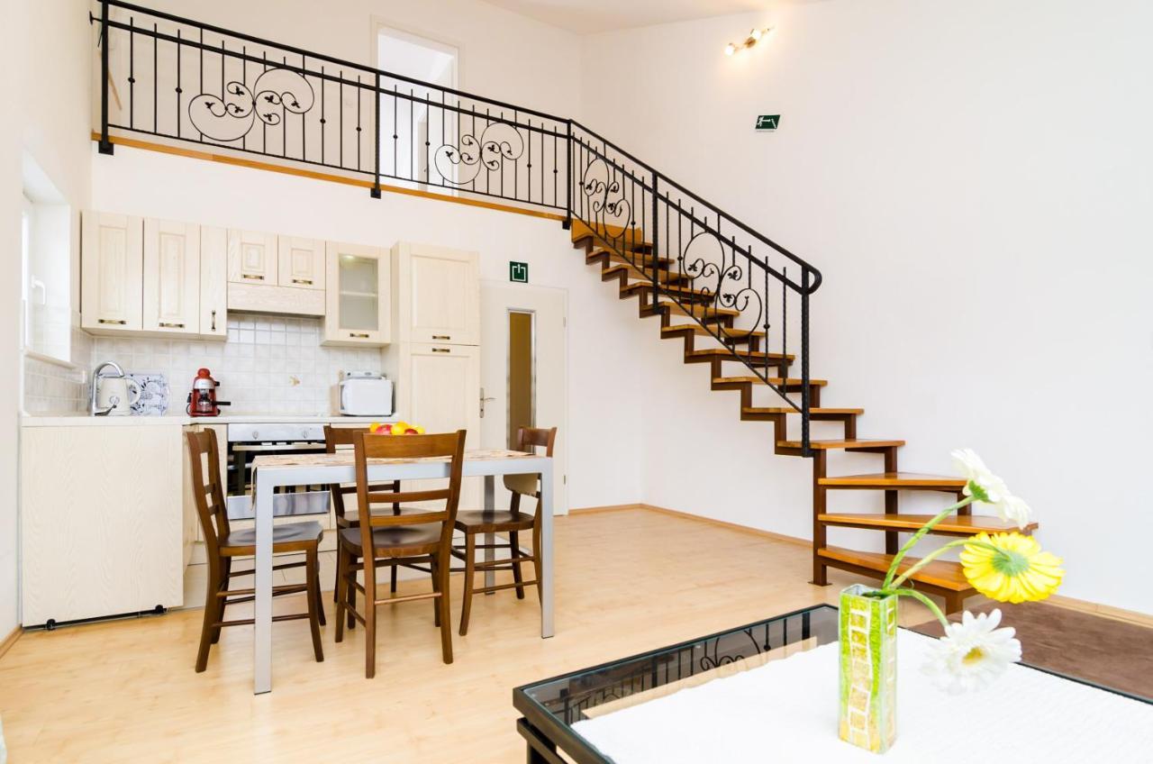 A2- Dream, Separate Entrance, in a Stone-Built House, Close To the Sunset Beach 1