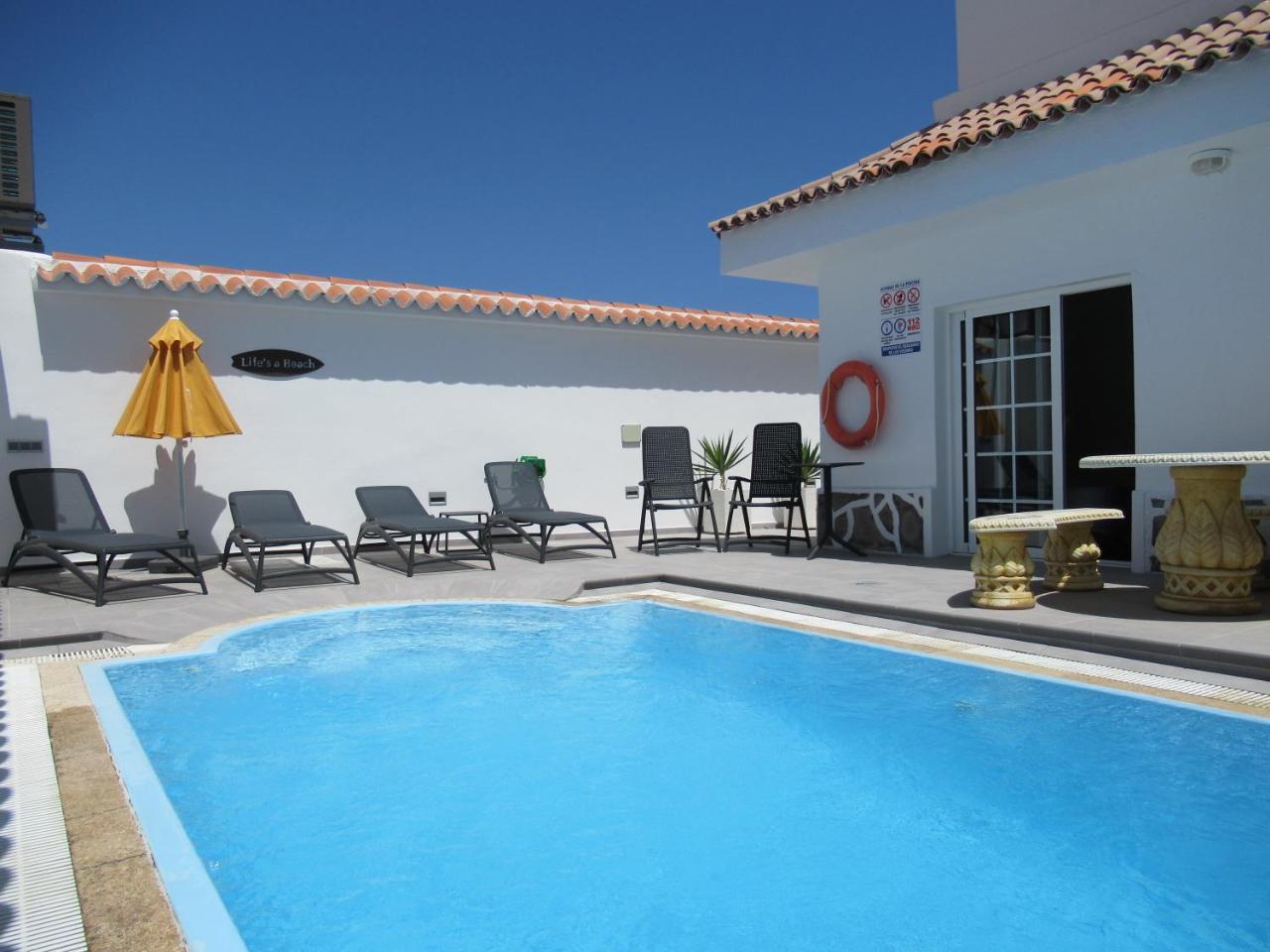 Las Rosas by Rentmedano Stunning Luxury Chocolate Box Villa with Private Heated Pool & Wifi 1