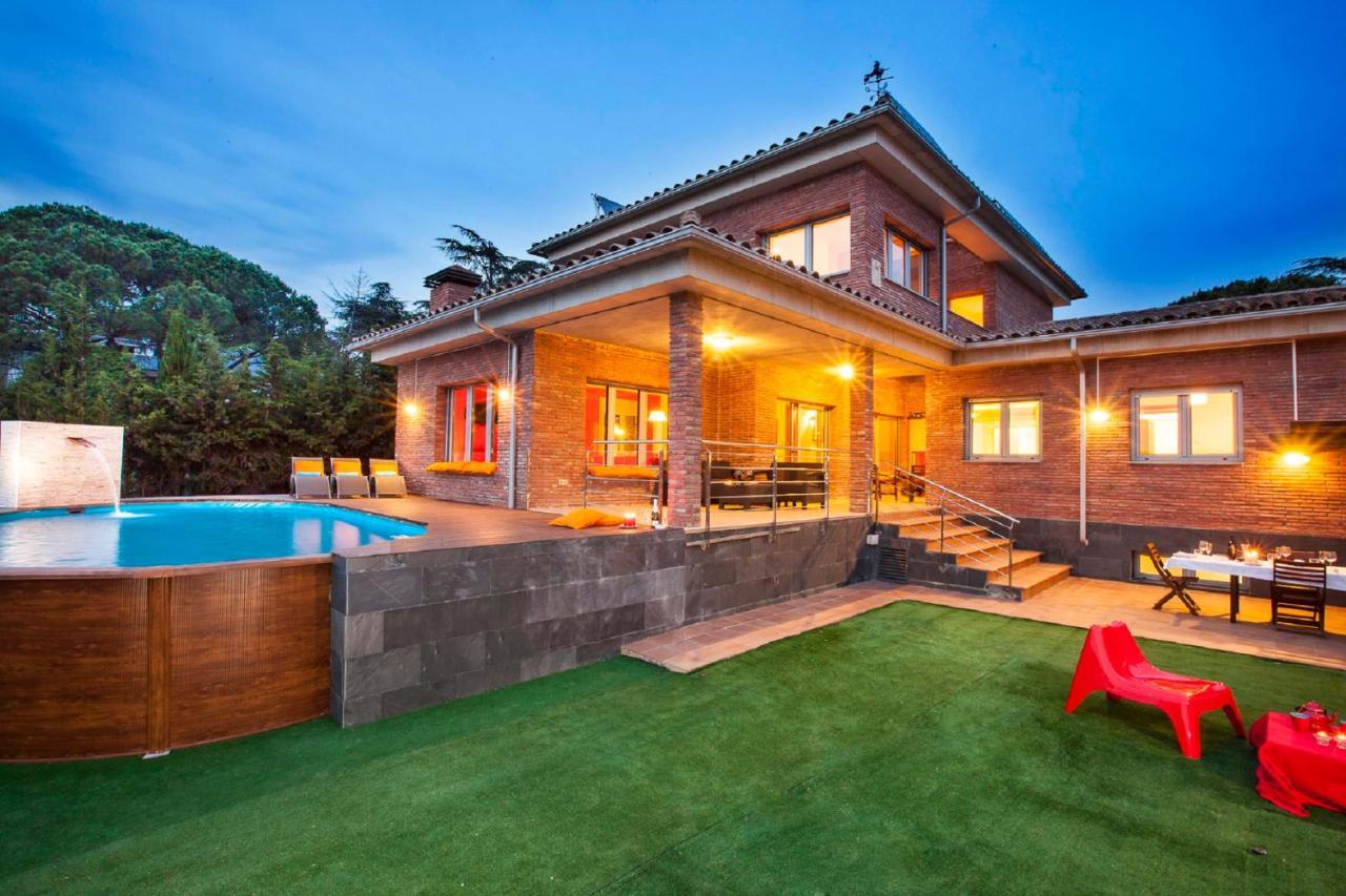 Villa Patio 23p Train Direct From Aeroport And Barcelona City