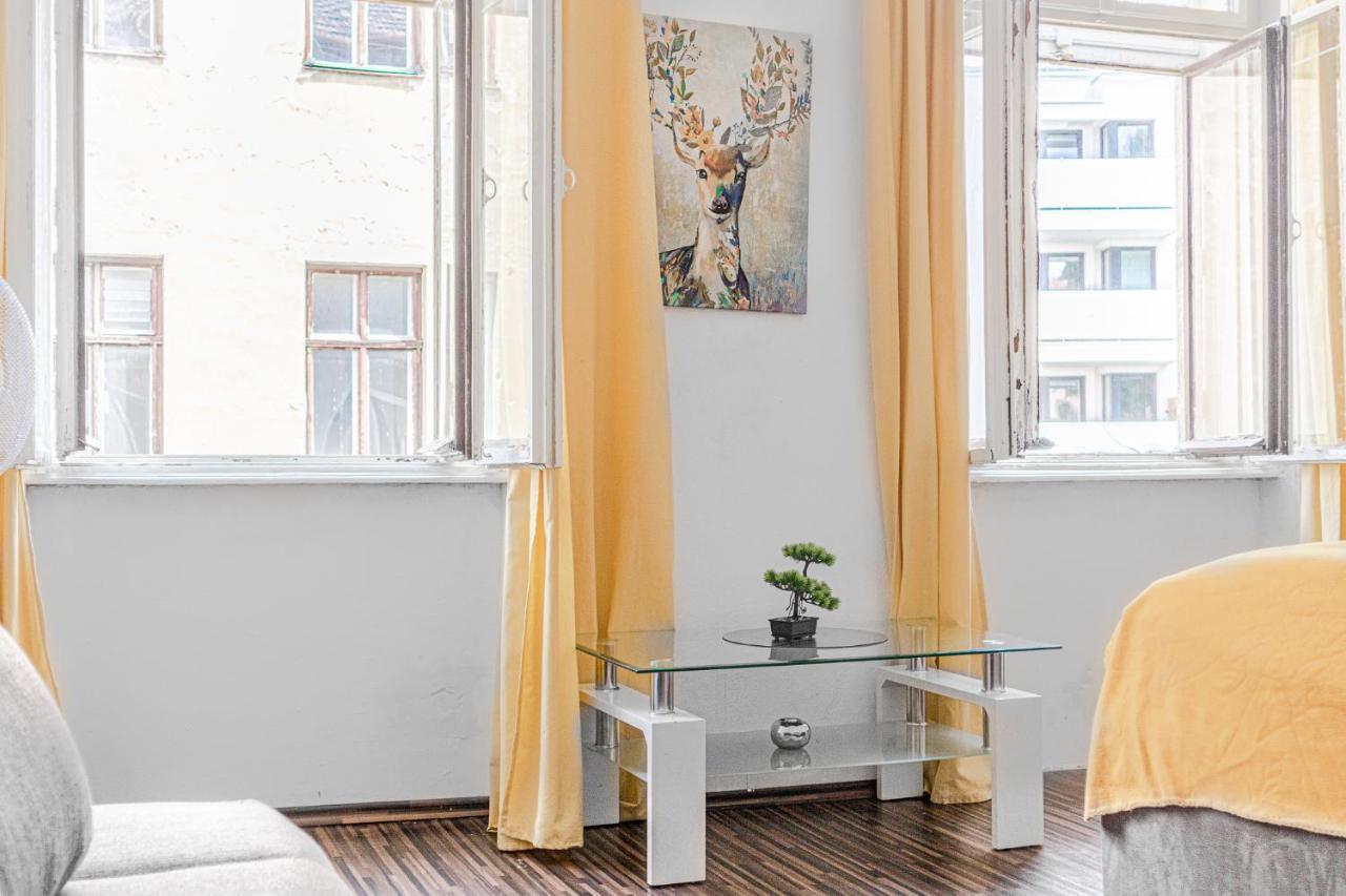 Vivid King Bed Apt - 12 Minutes From City Center 1