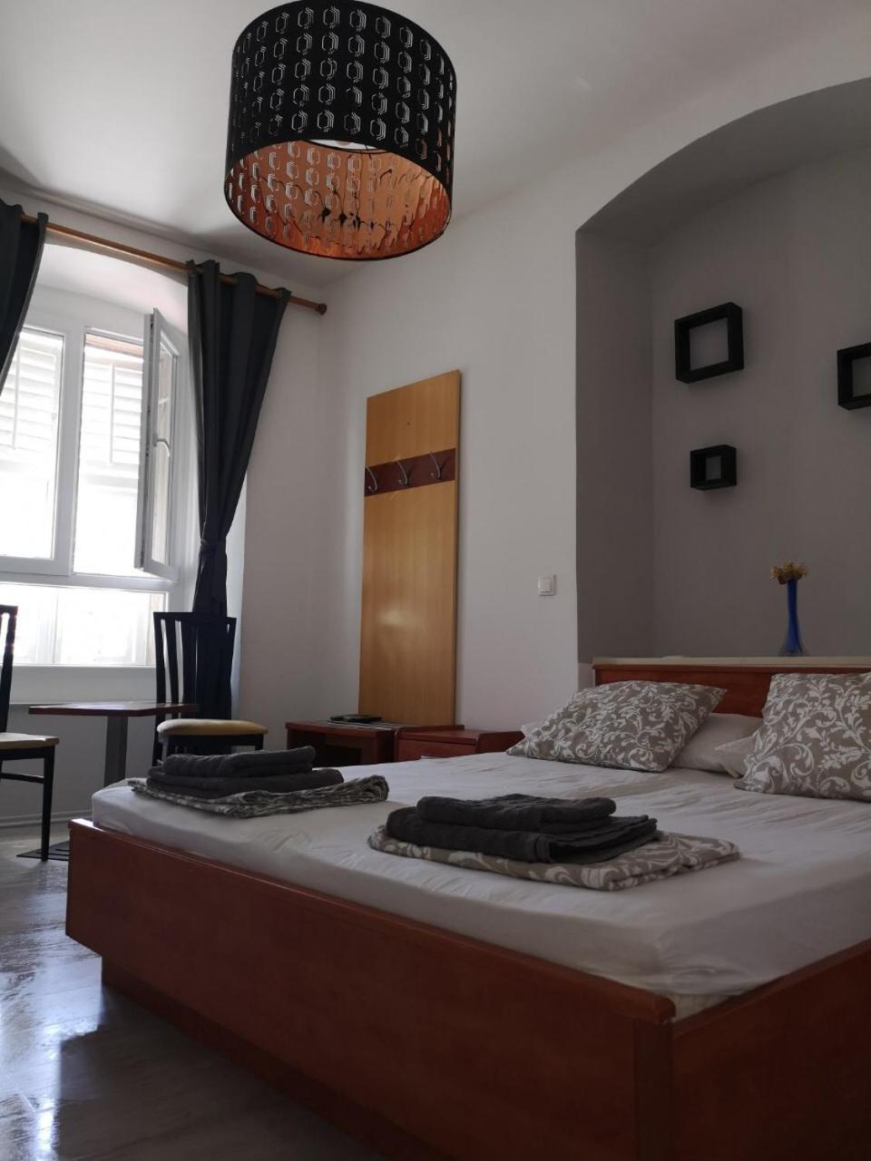 Main Bus Station Rooms 1