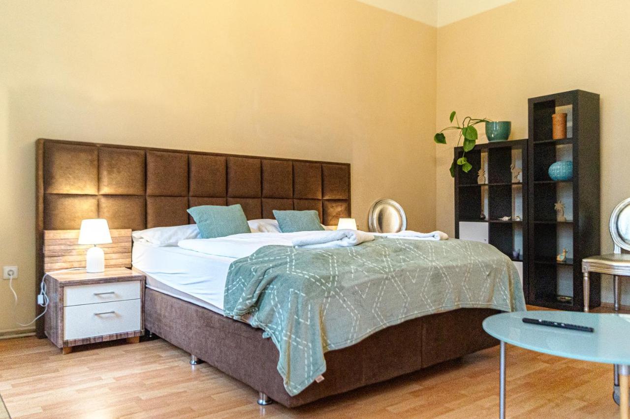 Spacy 2br Apt. Ideal for Longstays 2