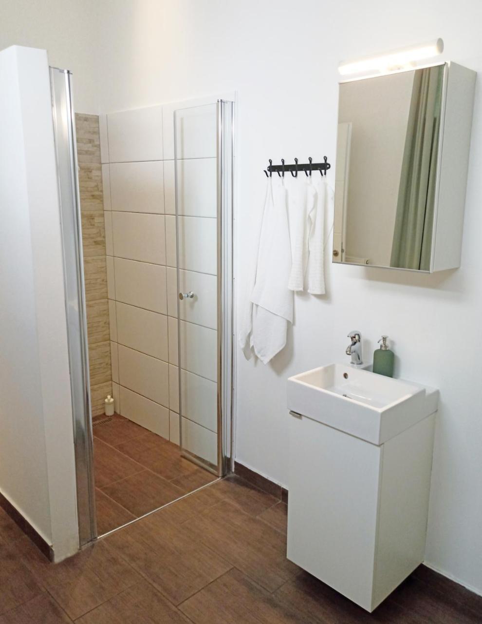 3 Bedrooms with Ensuite Bathrooms 2