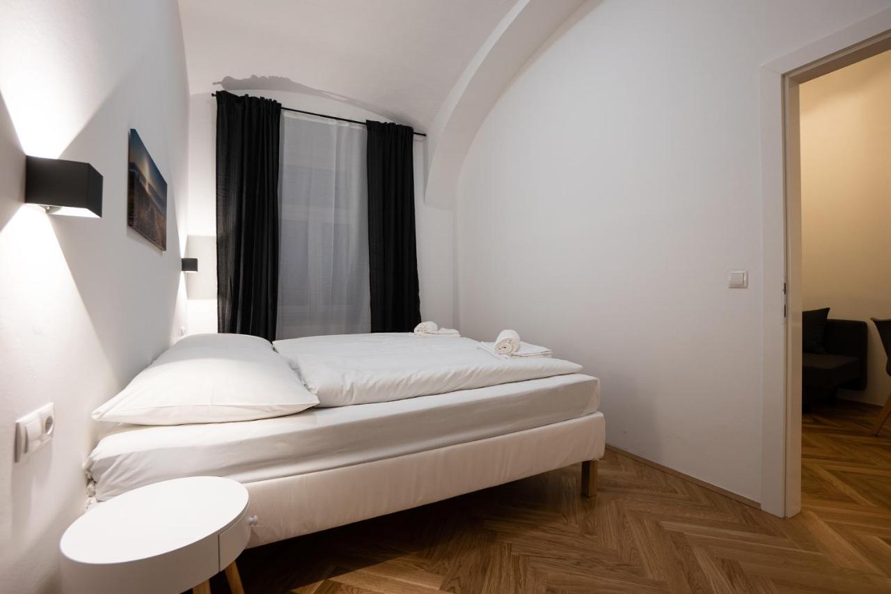 Modern Hotel-Styled Apartment in the Second District of Vienna. 1