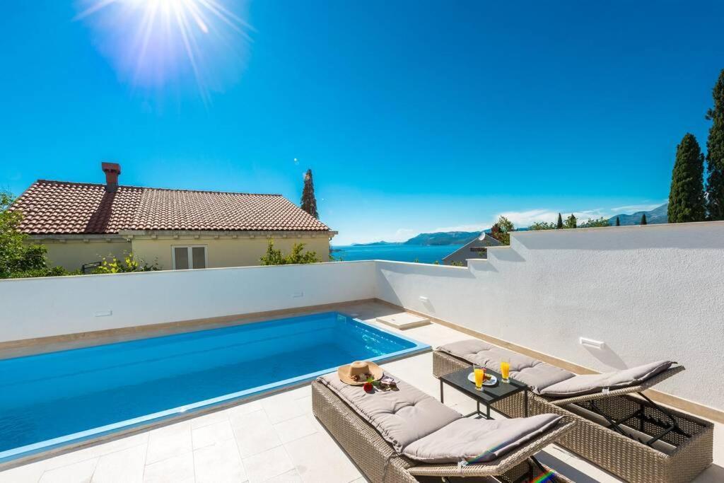 Deluxe Apartment Unique-With Private Heated Pool 1