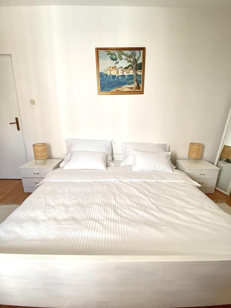 Spacious 2-Bed Apartment in Cavtat 2