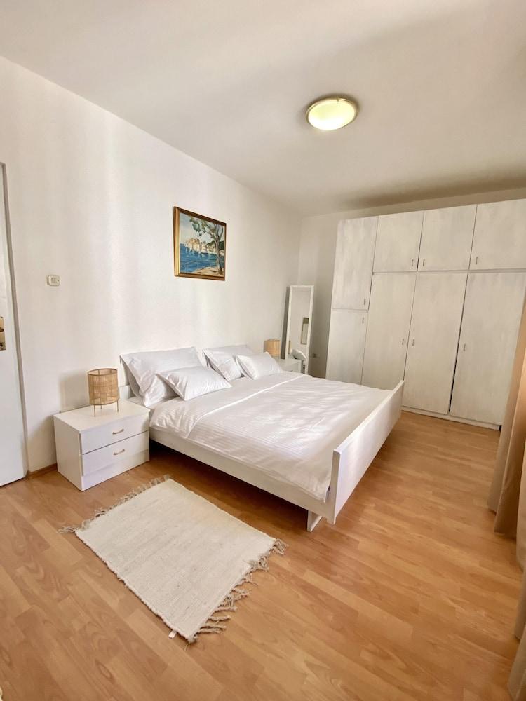 Spacious 2-Bed Apartment in Cavtat 1