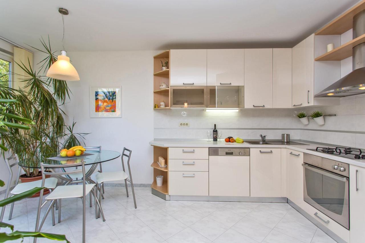 Apartment Laura Lapad 2