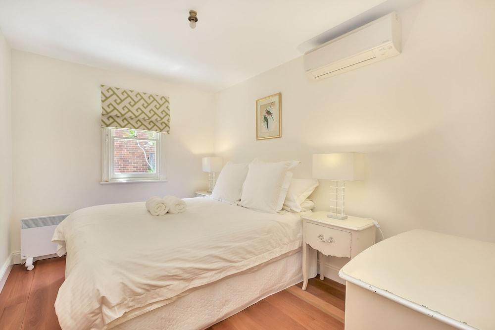 City Leafy Terrace 1