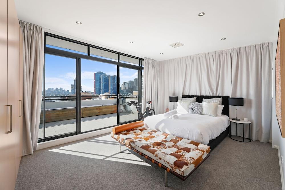 Darling Harbour Penthouse Views & Hot Tub 1