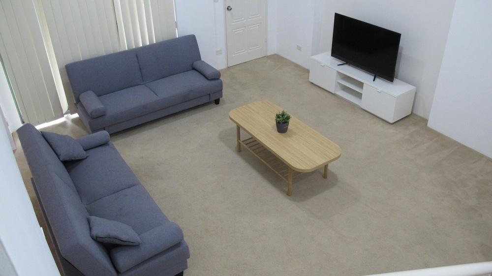 Spacious Ground Floor Apartment Unit 28 2