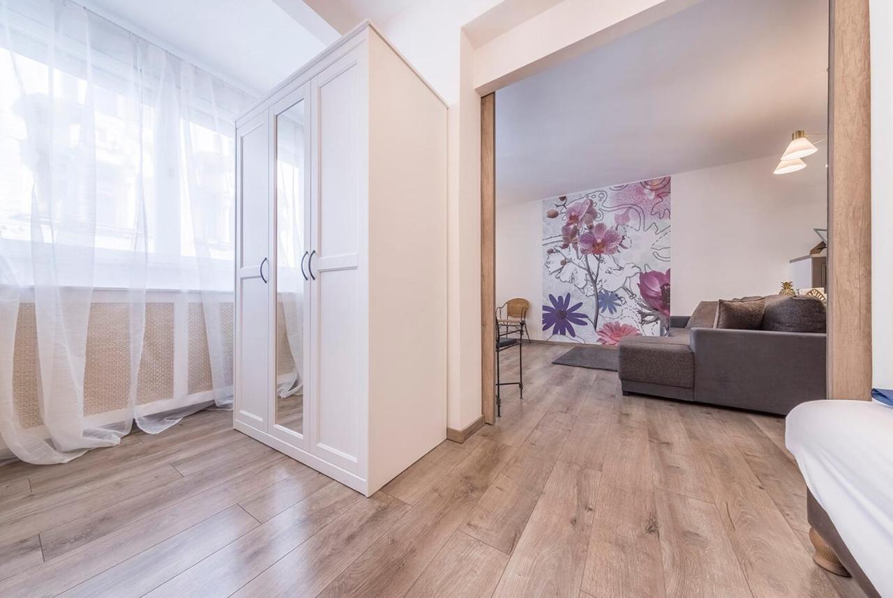 Sandra Apartment Close To Chain Bridge 1