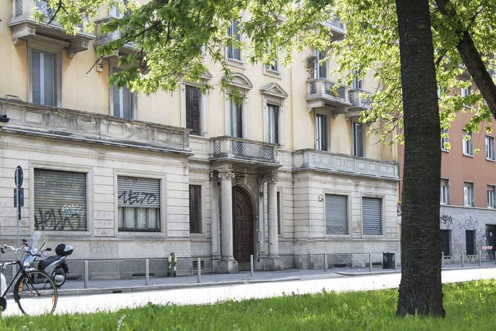 Bright & Cozy Flat Near Navigli, Iulm, Tortona