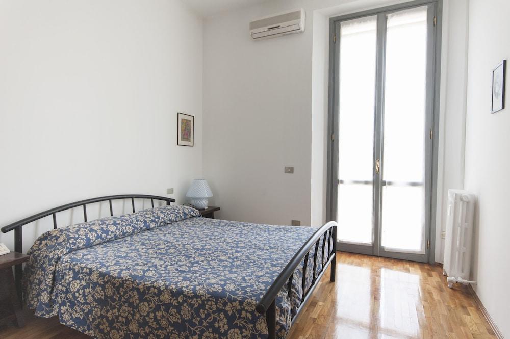 Bright & Cozy Flat Near Navigli, Iulm, Tortona 1