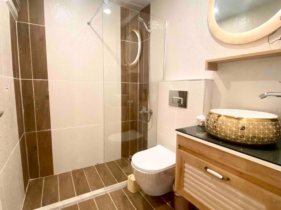 Licensed ,Jazzy Top Class 3 Bedrooms Homes 100mb Wi-Fi 2