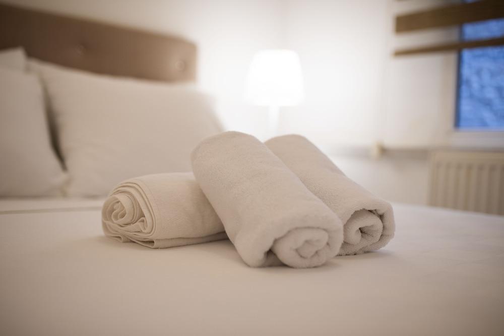 Guzi Rooms & Suites 1