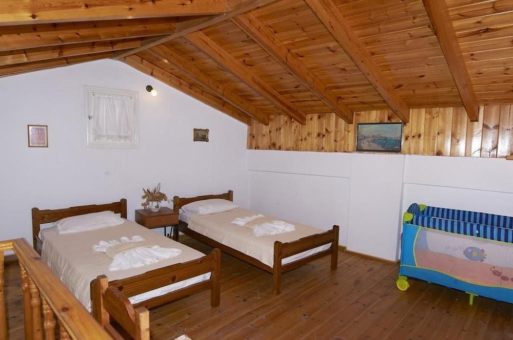 Symi Port View Apartment 2