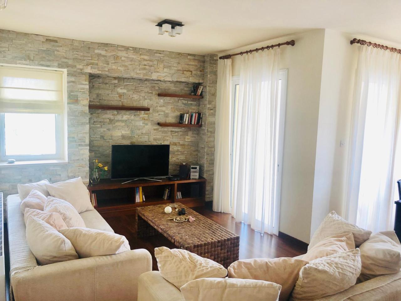 Warm Residence in the Heart of the City Center - Balcony & View