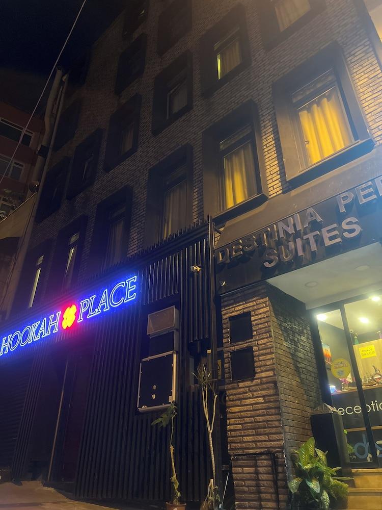 Destinia Pera Suites