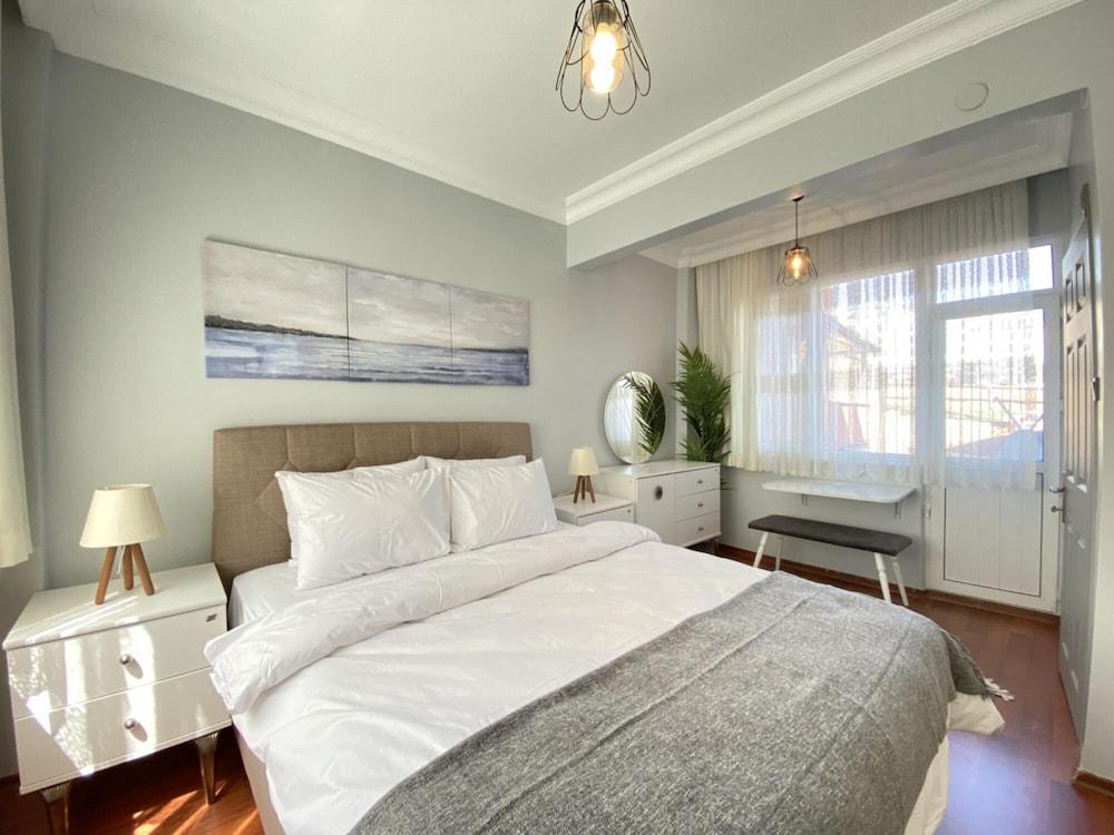 Modern And Stylish Flat Near Taksim Square 1