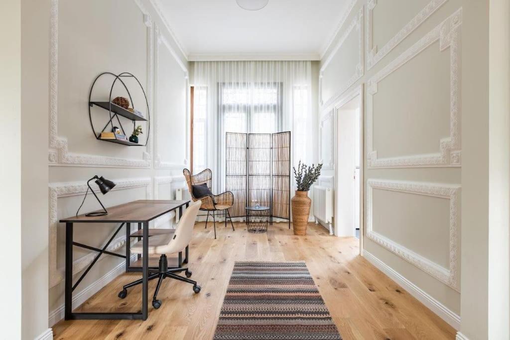 Bright Beautiful New Galata Port Balcony Gem! #260 2