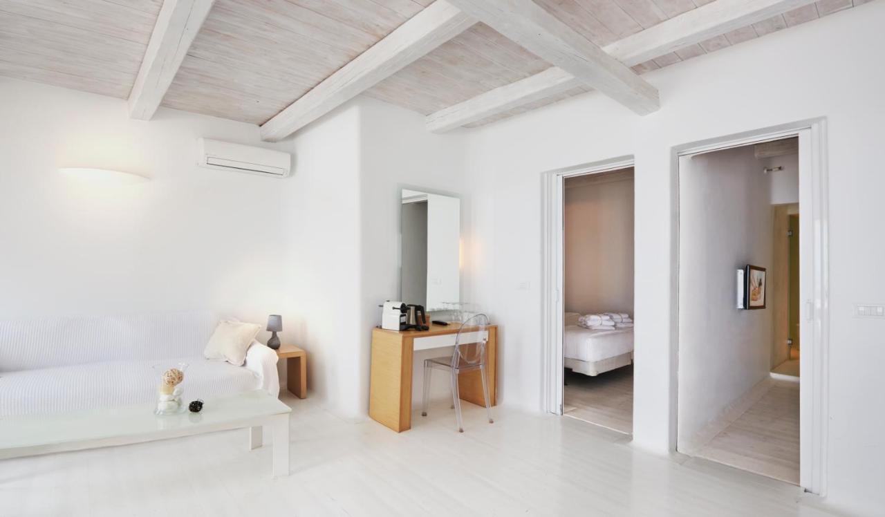 Rocabella Santorini 1