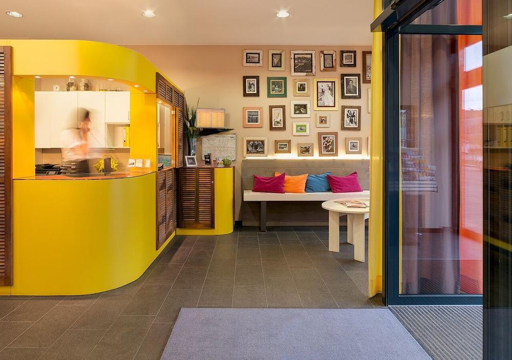 B&B Hotel Munchen-Moosach 1