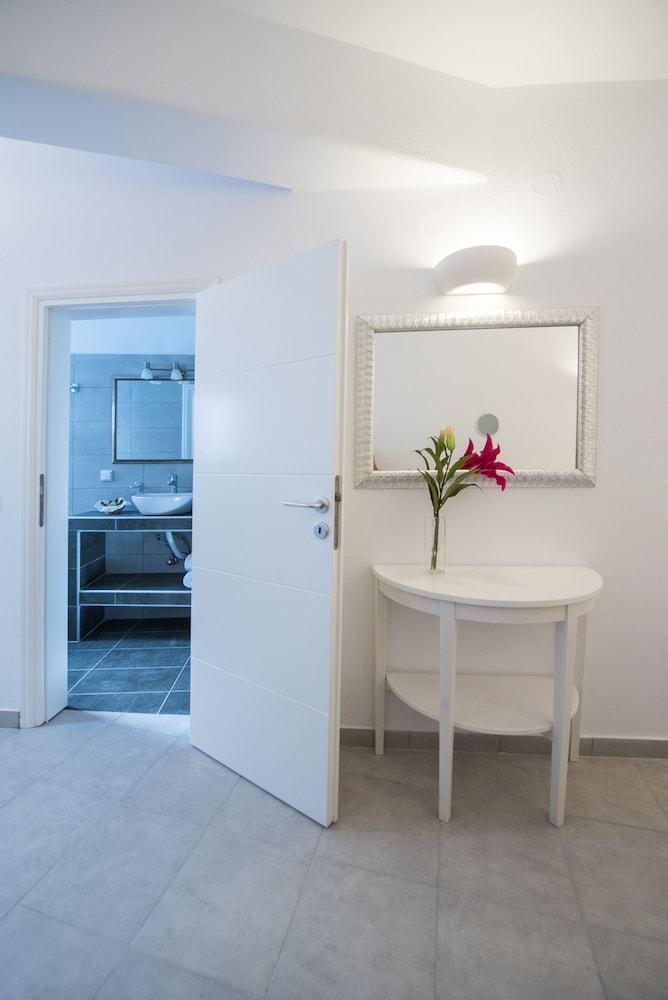 Kadia Traditional Residencies 2