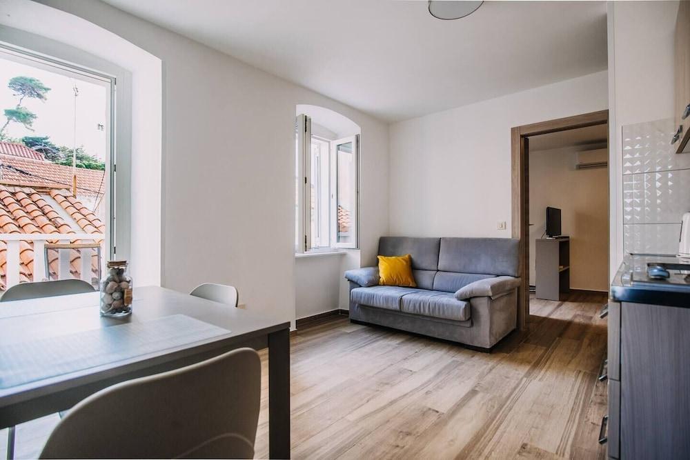 Apartments Aquarius 2