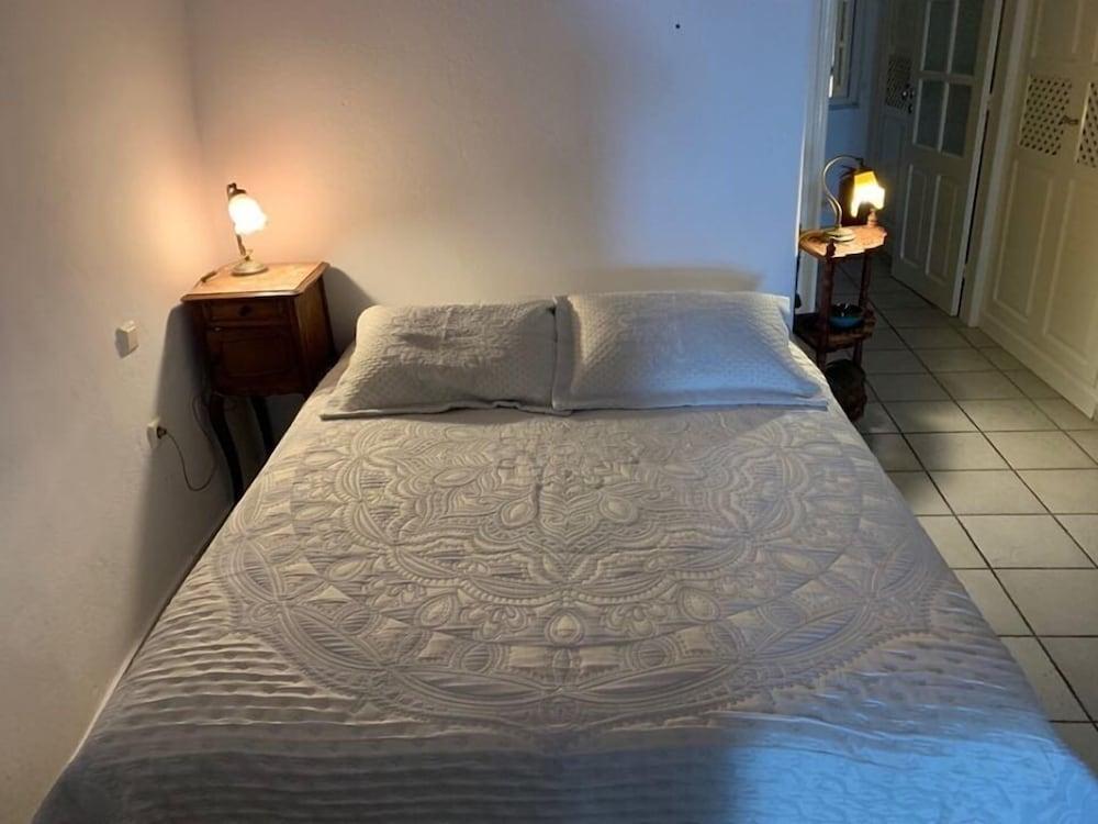 Santorini Folia Bianca 2