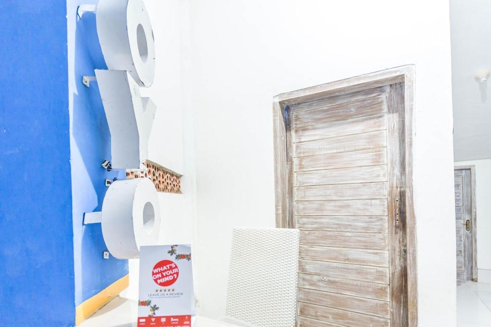 White House by Oyo Rooms 2