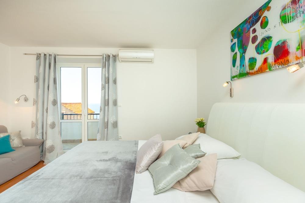 Hedera Estate, Hedera A18 2