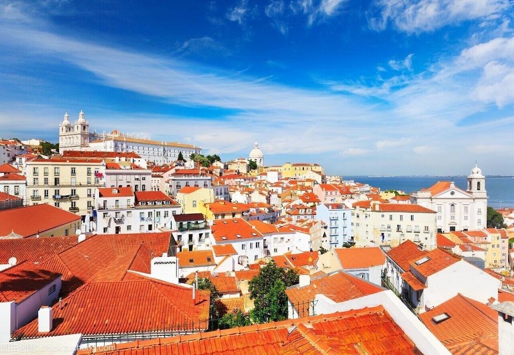 Tram & Fado Memory House