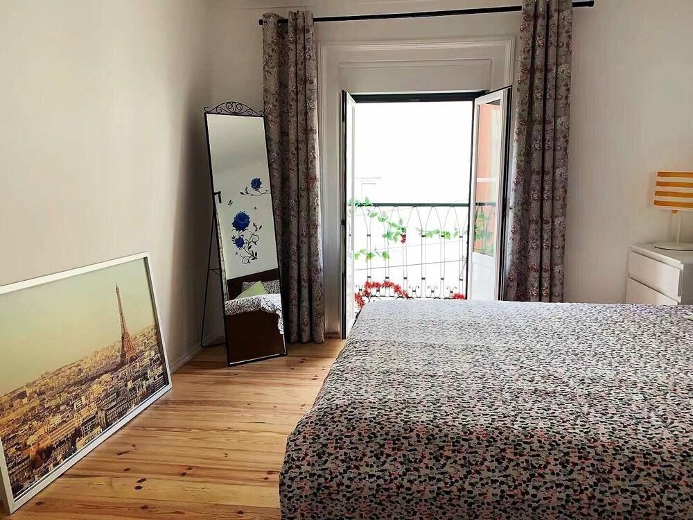 Tram & Fado Memory House 2