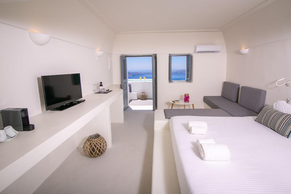 Cilon Suites Santorini (Adults only) 1