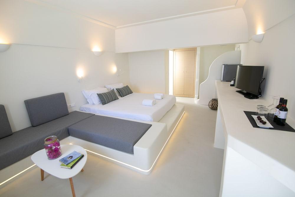 Cilon Suites Santorini (Adults only) 2