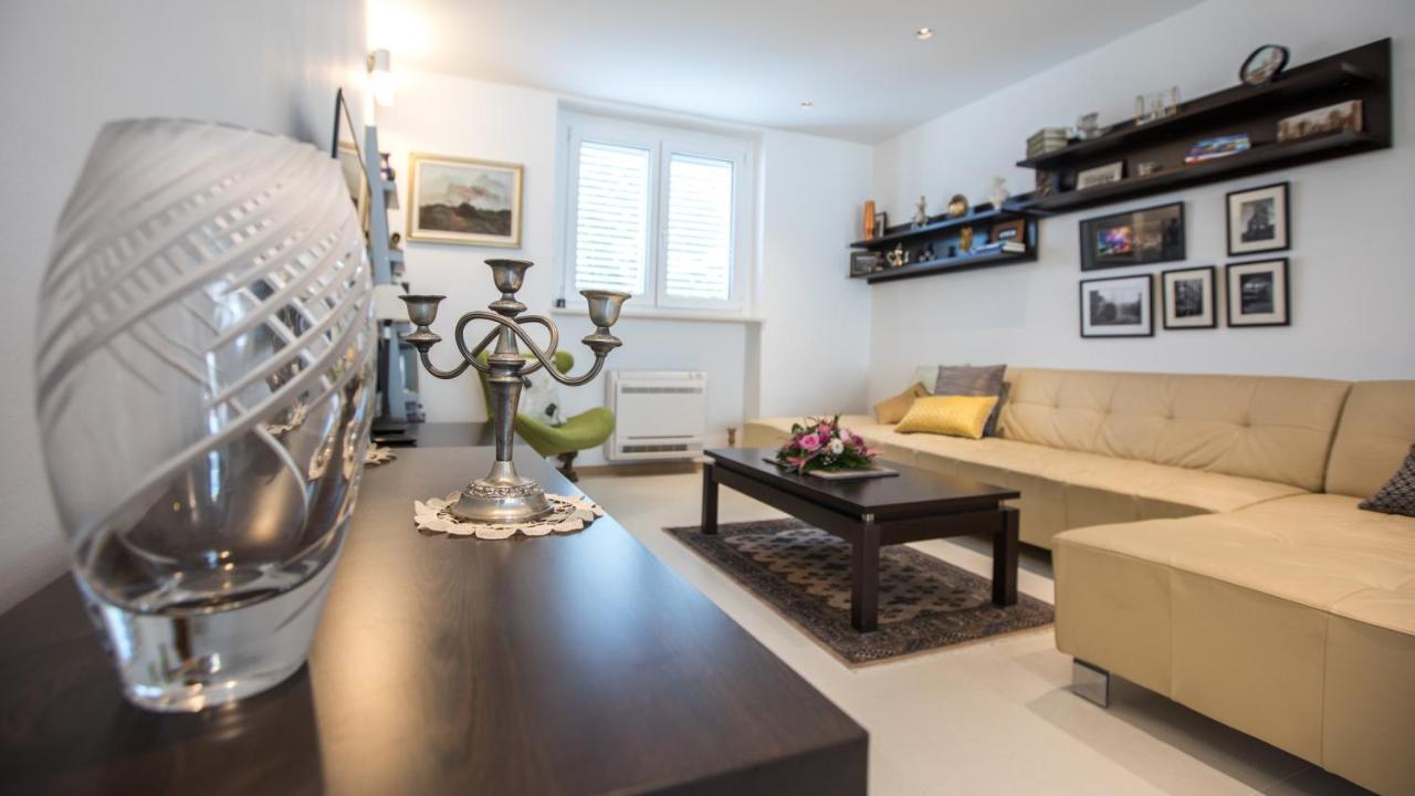 Spacious Modern Apartment Close To the Beach 2