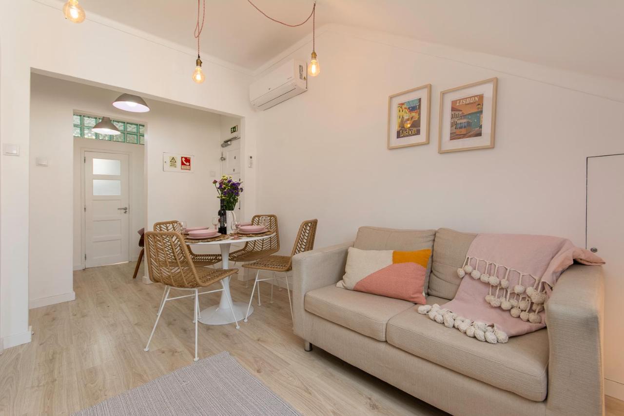 New Bright And Cozy Apartment in Graca