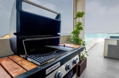 Pool Jacuzzi Home of Tulio 2