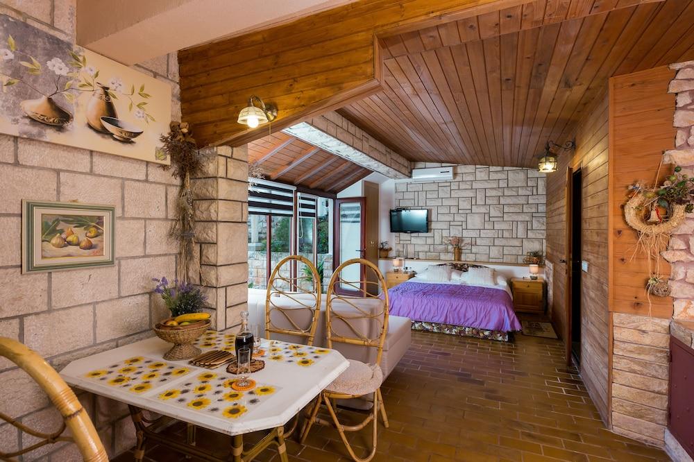 Big Terrace Apartment 2