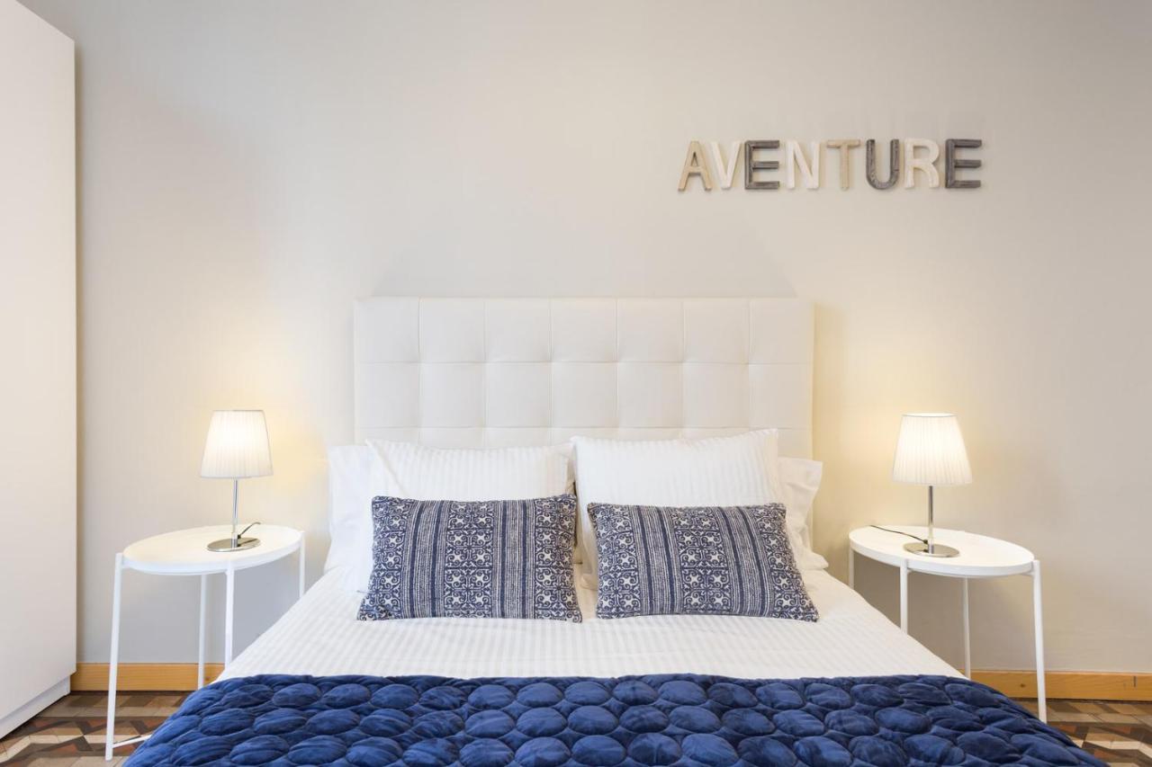 Professionally Decorated Balcony 2be-1ba Apartment on Valencia Street