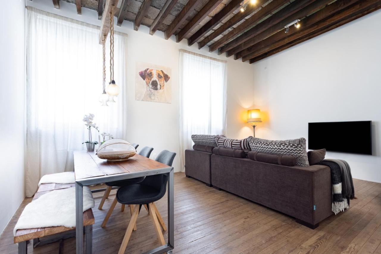 Home2book Stunning Design House Arafo 1