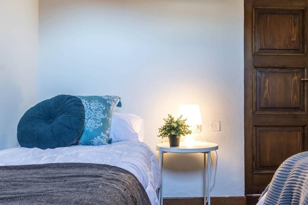 Joivy Big Wooden Apartment for 6 Near Milano Center 2