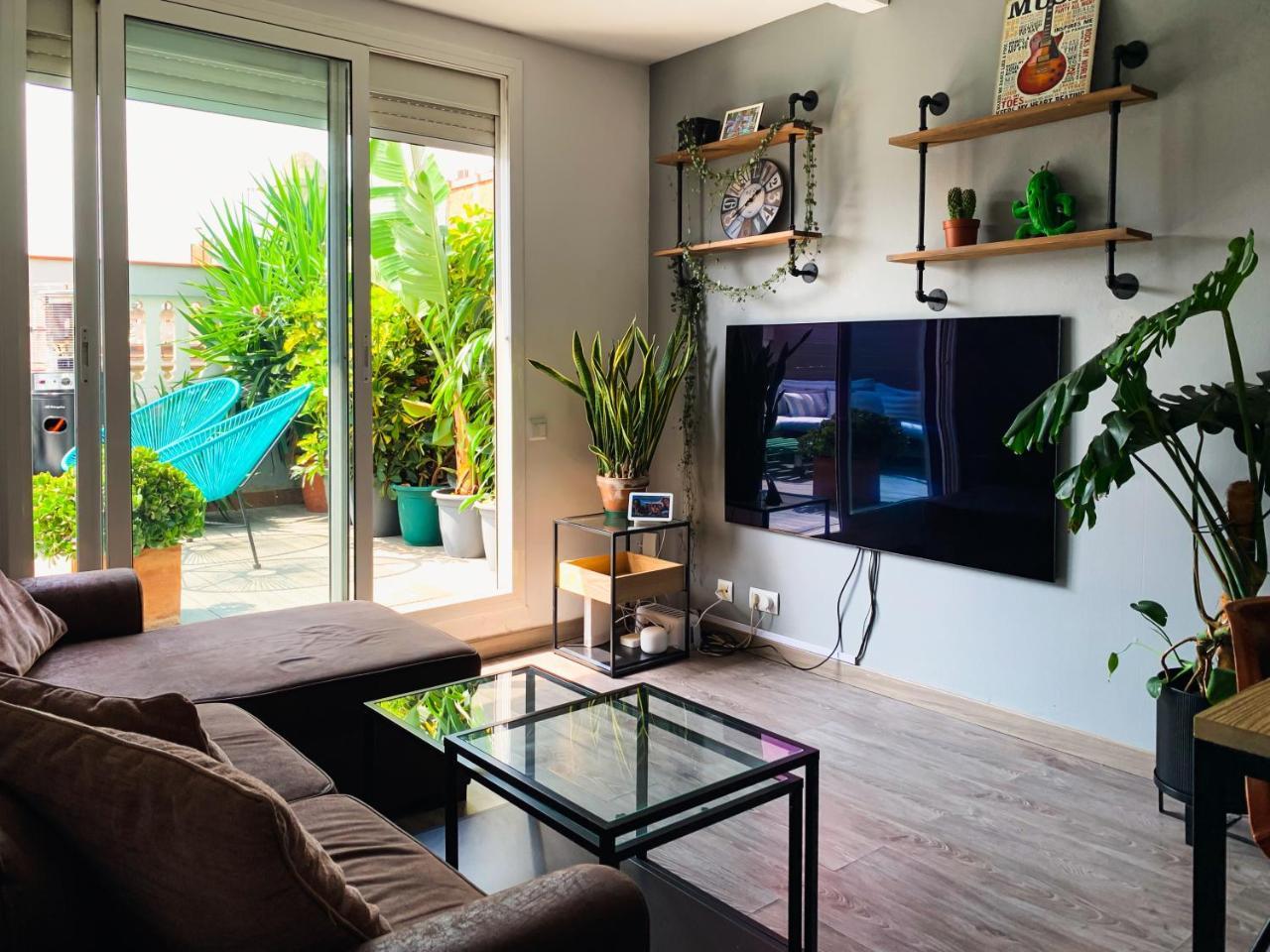 Incredible 2br Penthouse with Urban Rooftop Garden 1