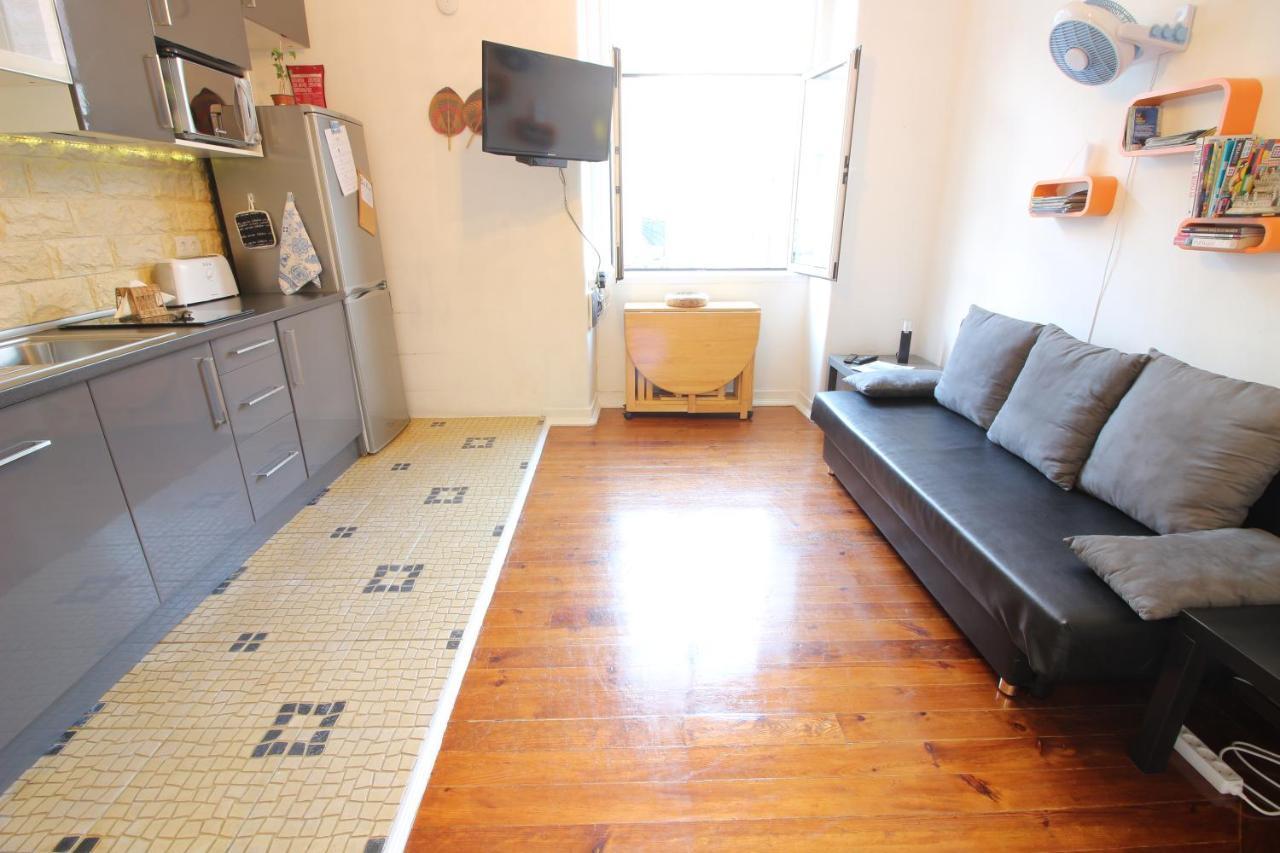 Baixa Sunny Apartment with a View! 1