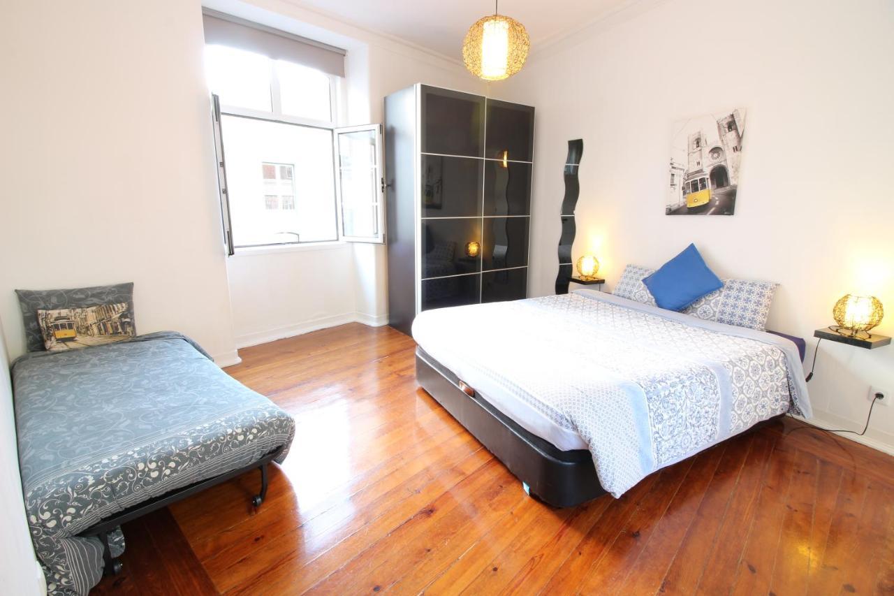 Baixa Sunny Apartment with a View!