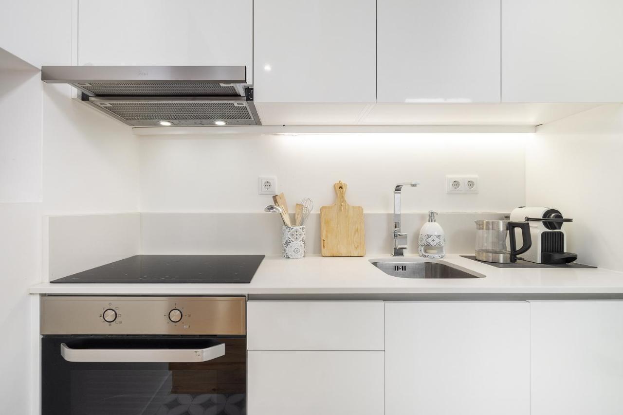 Whome Chic 1-Bed W/ Patio Perfect To Explore Lisbon 2