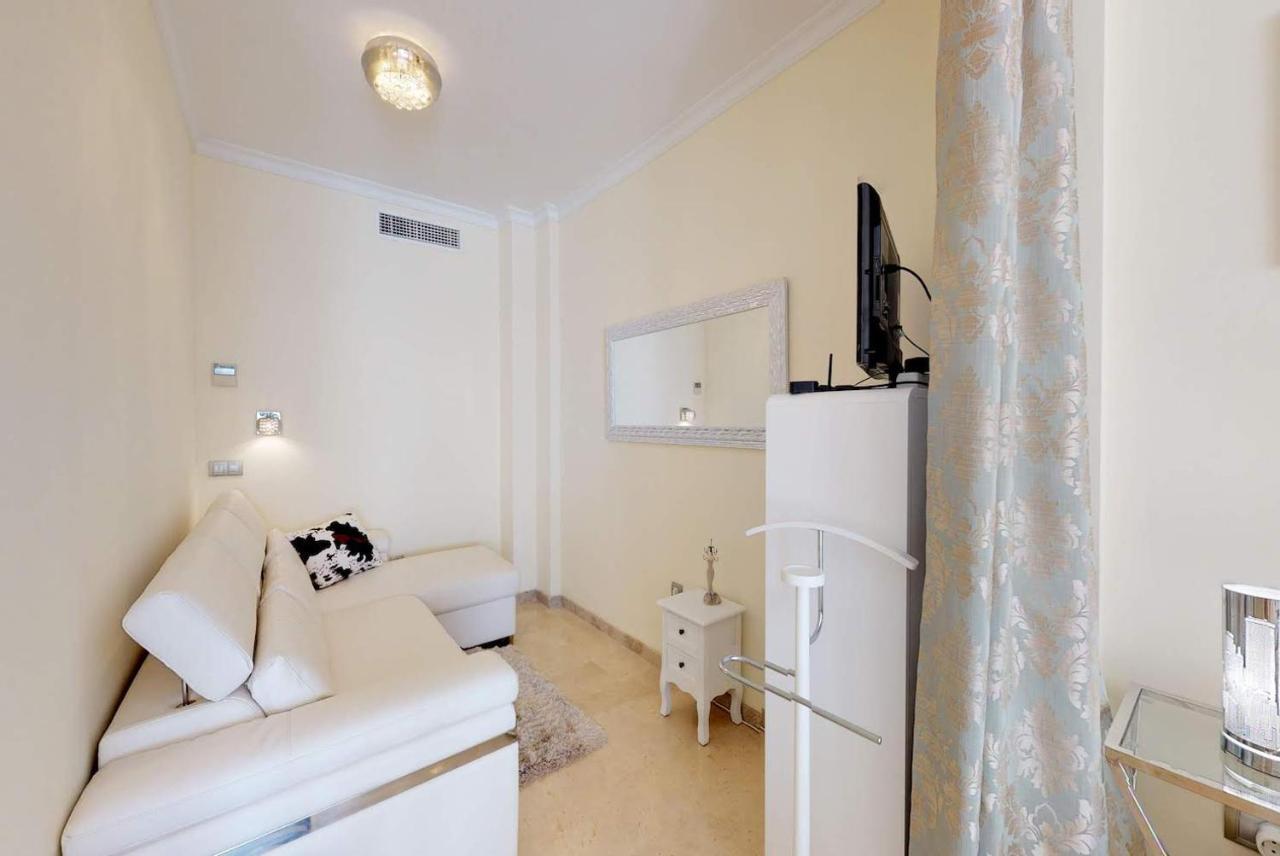 Modern Bright And Welcoming Ocean View Apartment 2